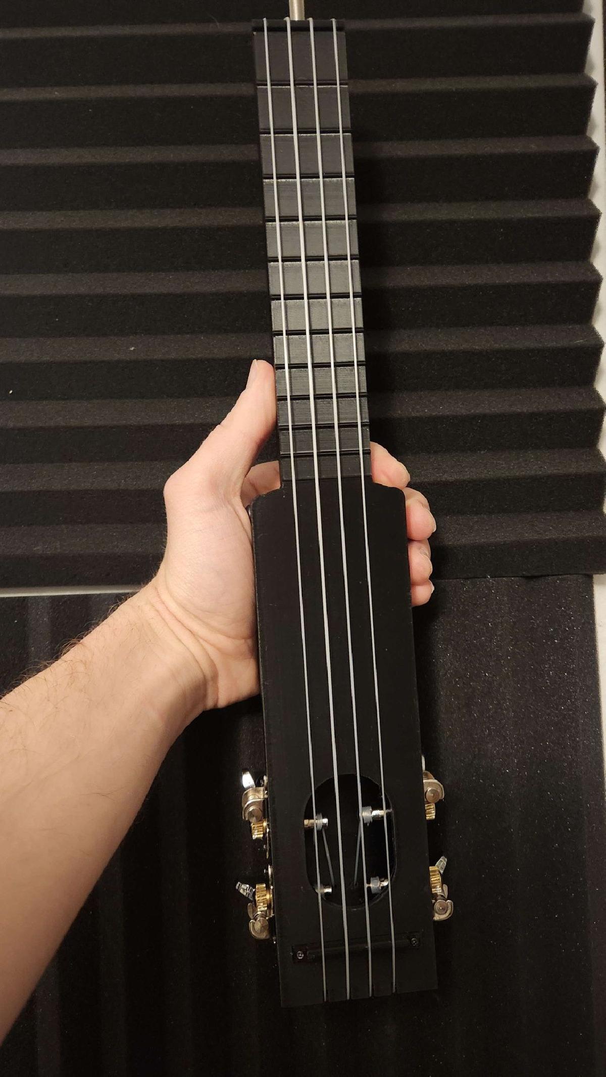 Viagem Livre Uke (Ukulele Jogavel)