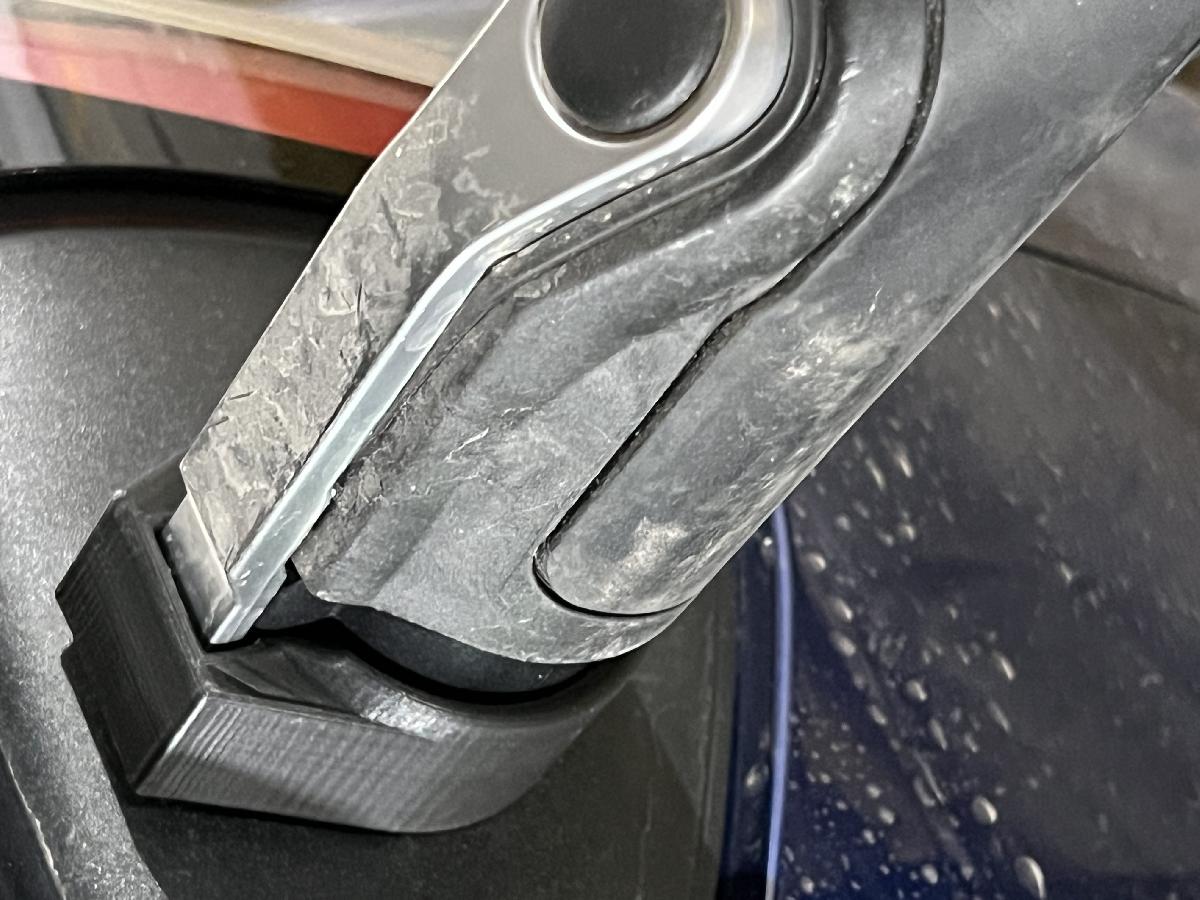 Trava do Adaptador J1772 da Tesla