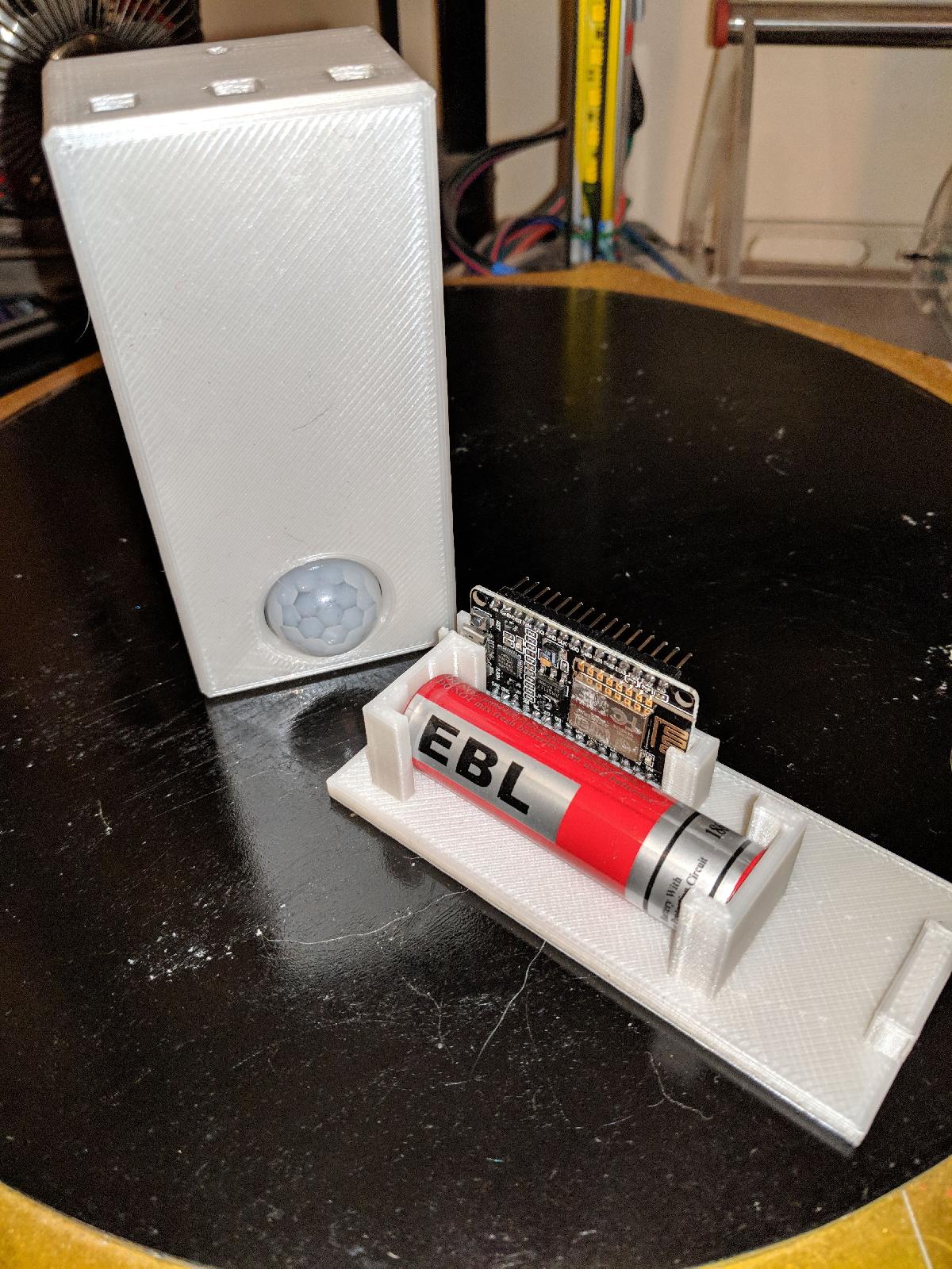 Sensor PIR IoT Alimentado por Bateria