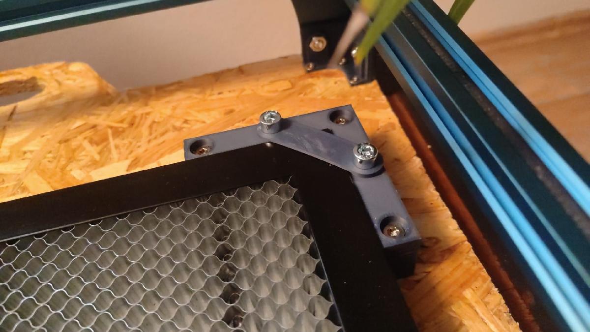 Suporte de Canto Favo de Mel OMTech Sculpfun S9