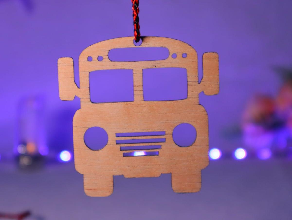Ornamento de Madeira Vetorial de Motorista de Onibus Cortado a Laser