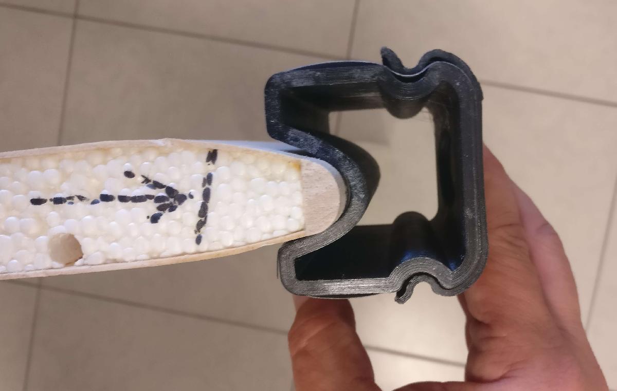 Bisel de borda de ataque para bloco de lixa de balsa