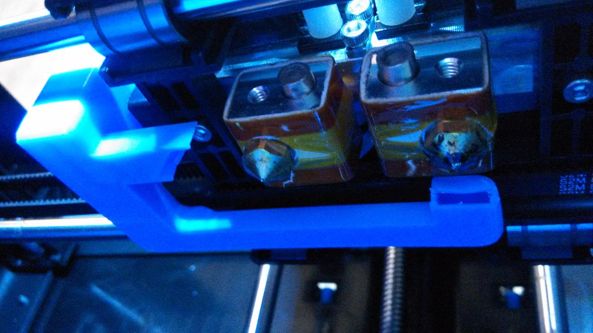 Duto de ventilacao de extrusao dupla FlashForge Creator Pro 2016