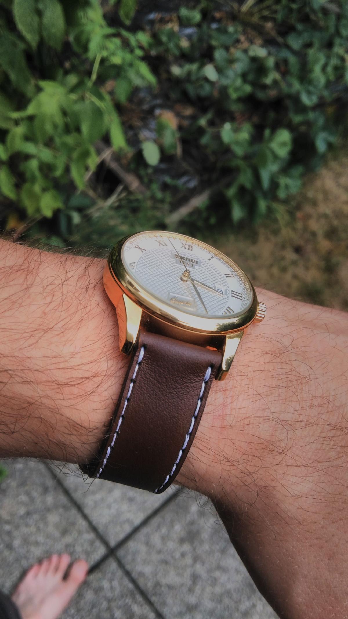 Pulseira de relogio cortada a laser   couro, tecido....