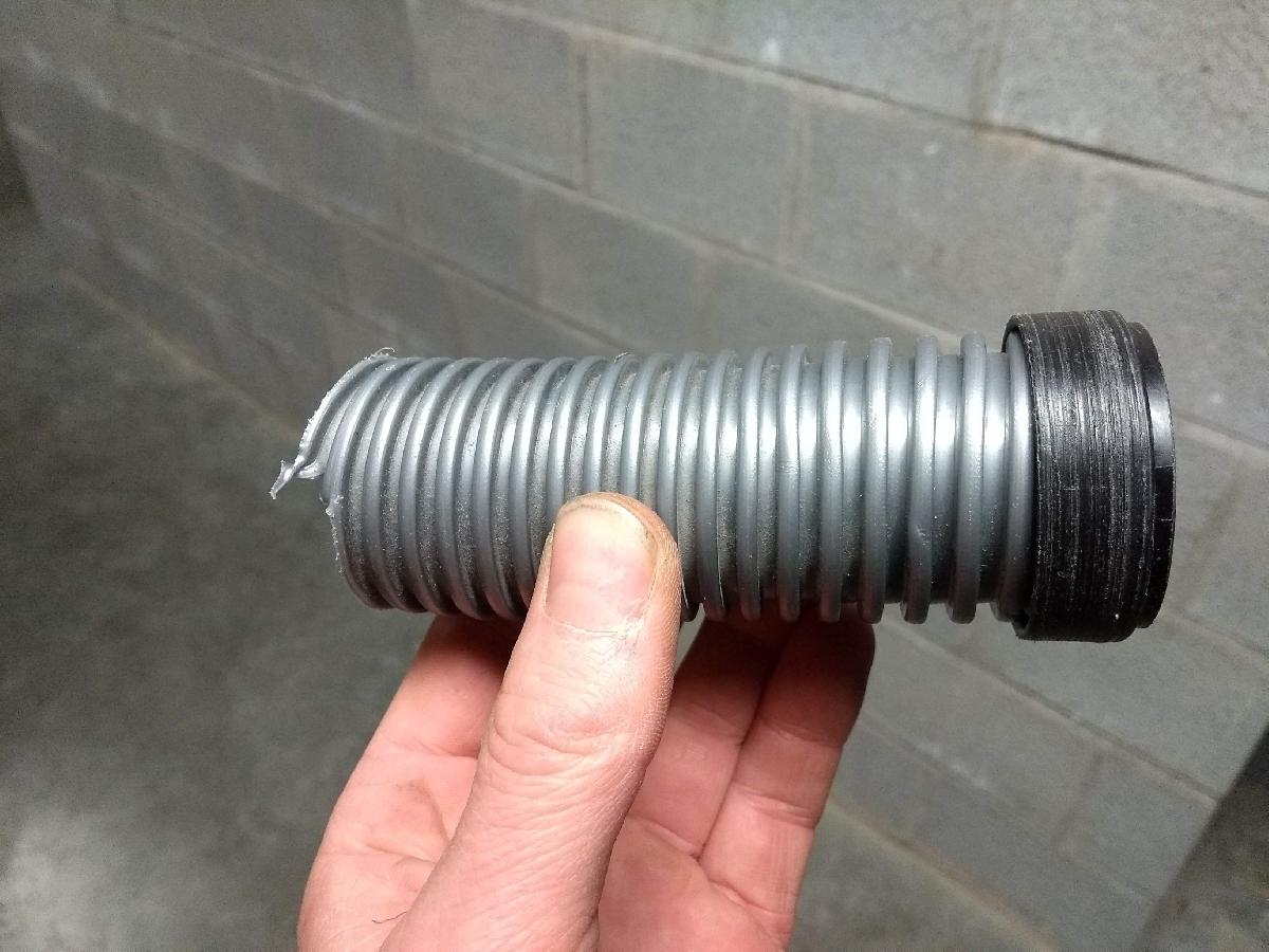 Conexao da mangueira do aspirador Miele S711.