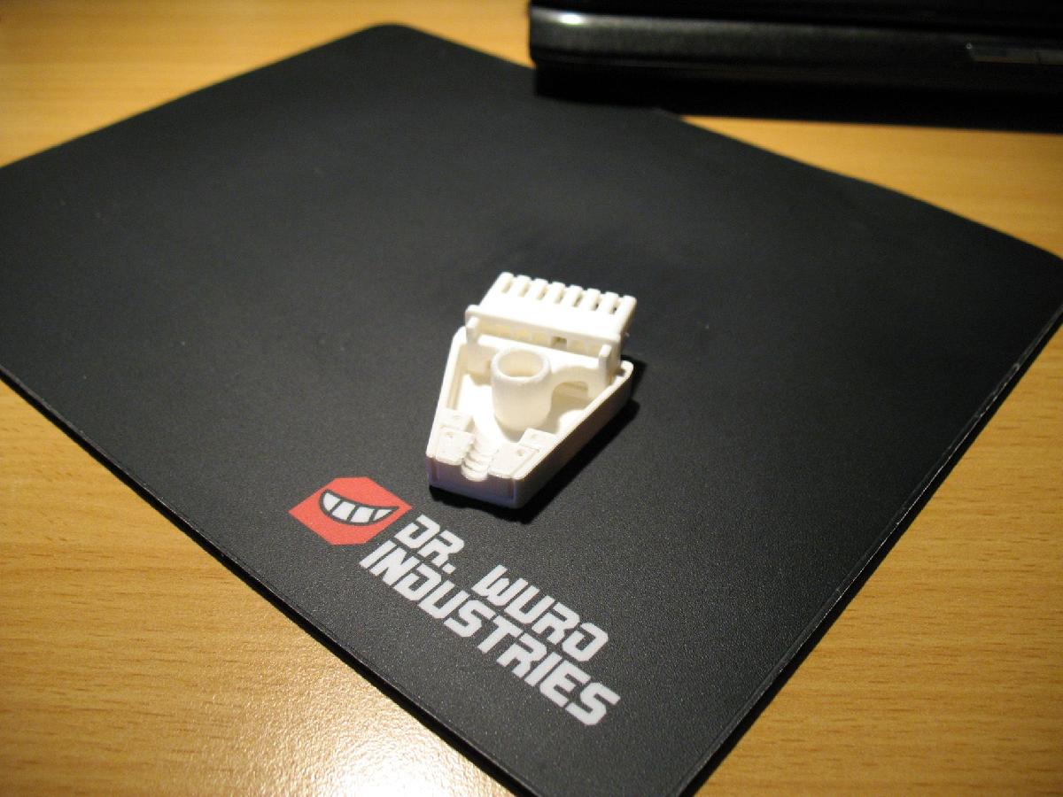 Conector de plugue para um conector SIO da ATARI