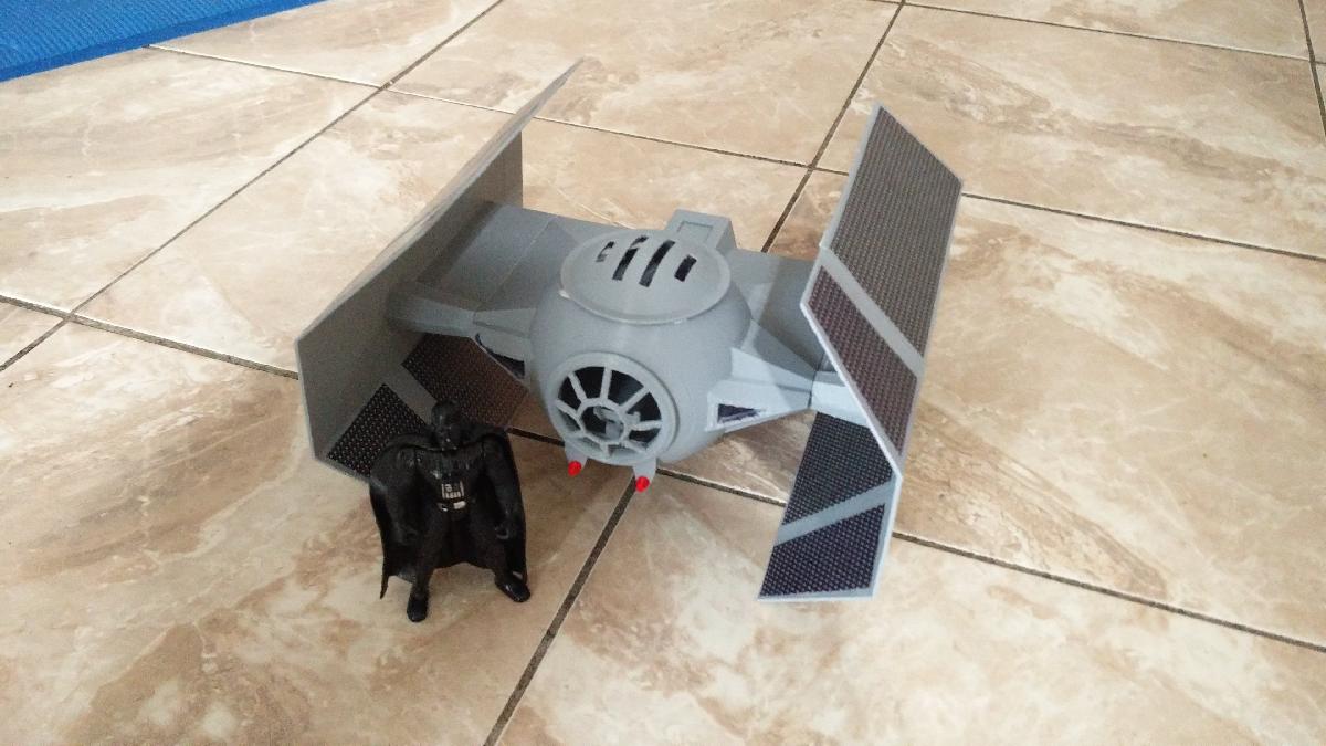 Caca Tie do Darth Vader