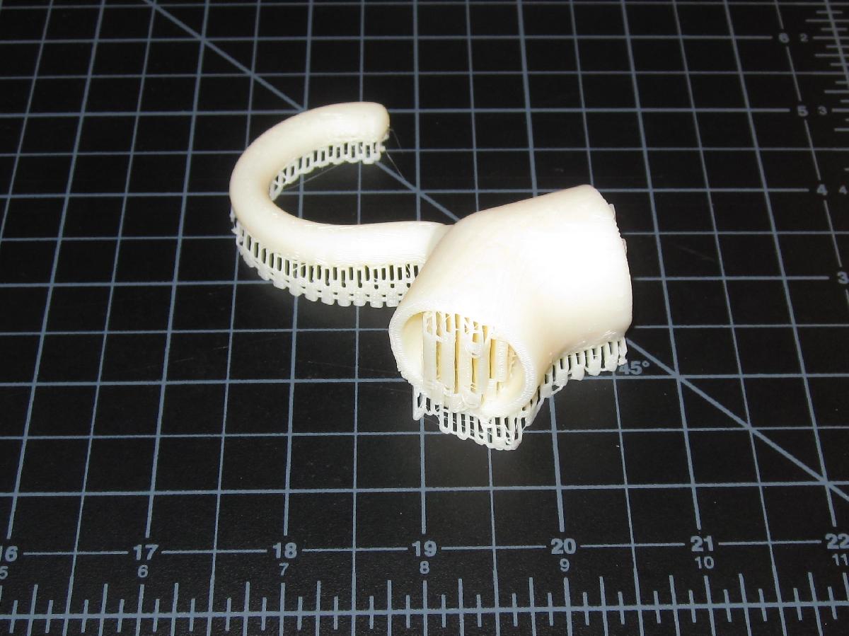 Cabide de garrafa reciclado