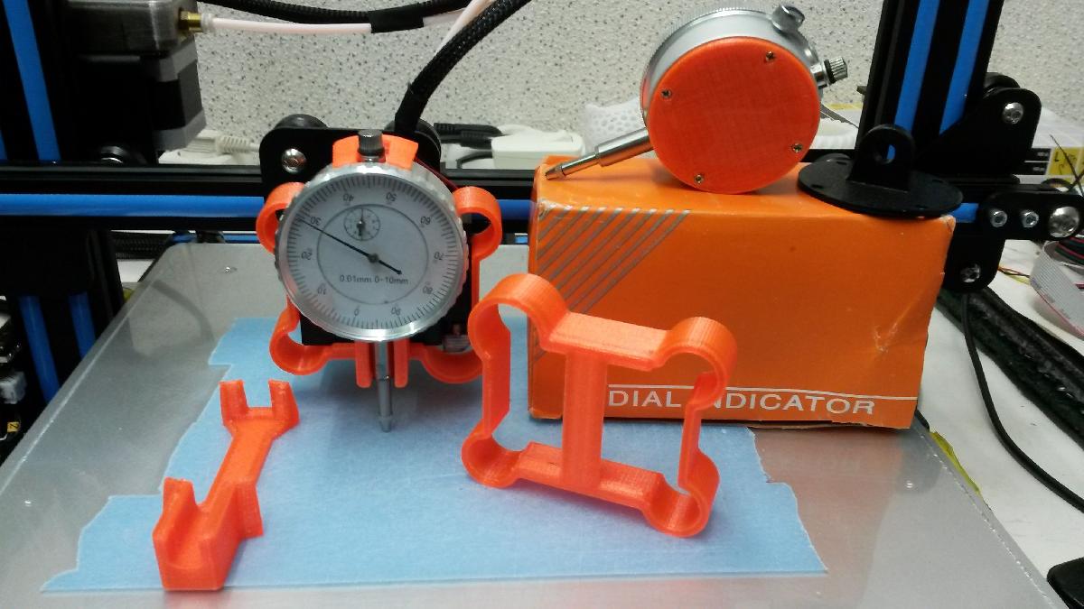 Creality CR 10 usa um Indicador de Relogio para Nivelamento da Cama