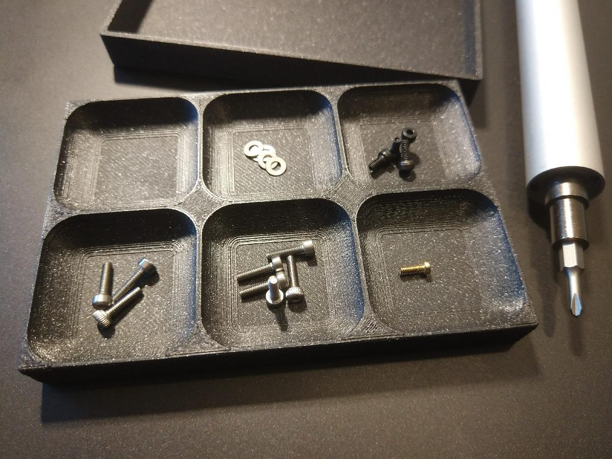 Bandeja/caixa magnetica para parafusos personalizavel (com tampa opcional)