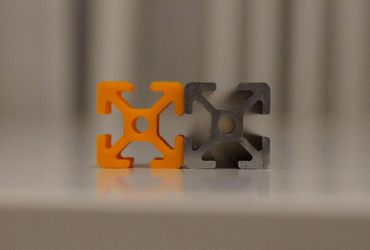 Extrusao de Perfil de Aluminio 2020 com slot de 5 mm