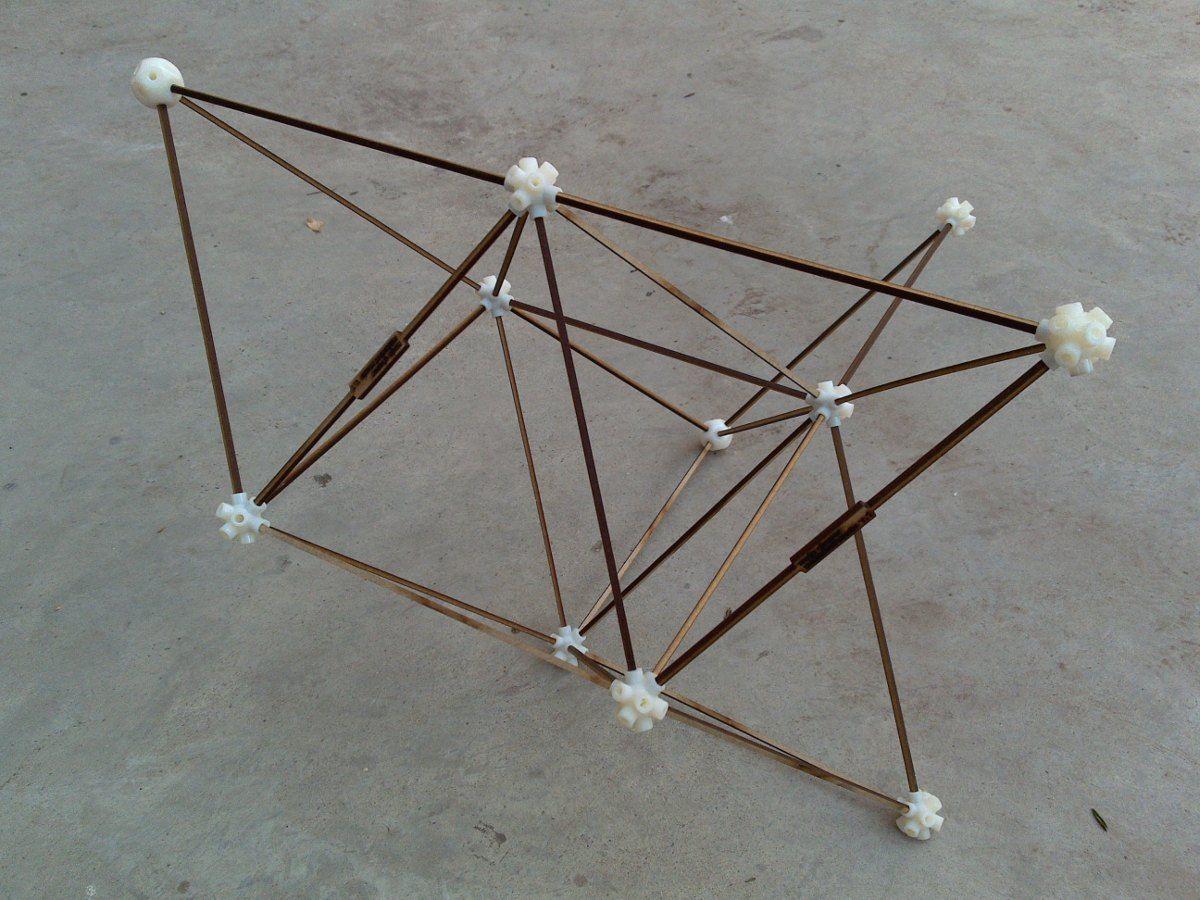 Estrutura de grade de barras e nos tetra octaedricos; nos chaser e ng v.1