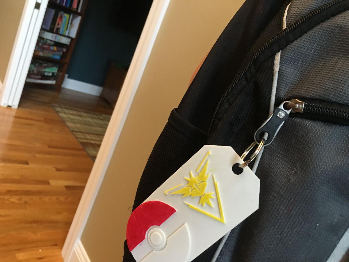 Tag de Mochila do Pokemon Go (Time Amarelo)