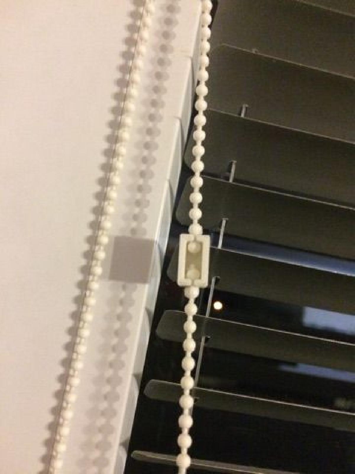 Conector de corrente para persianas venezianas