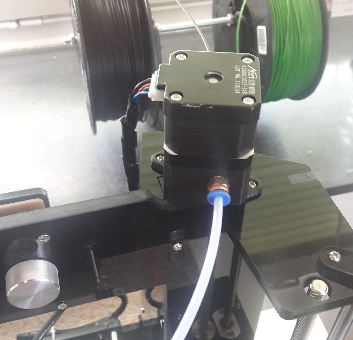 Suporte de Motor do Extrusor Bowden Anet A6 (ou A8) de Cabeca para Baixo (sem perfuracao)