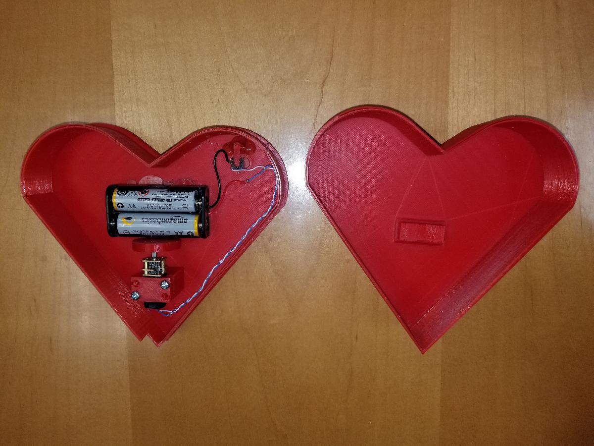 Caixa de Coracao Batendo Animatronica