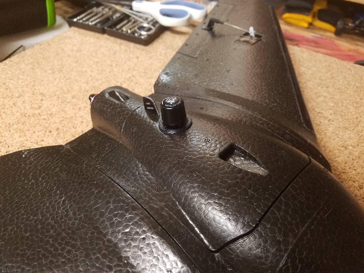 Suporte Stubby SMA de Baixo Perfil AXII para Asa FPV AR 600 e 900